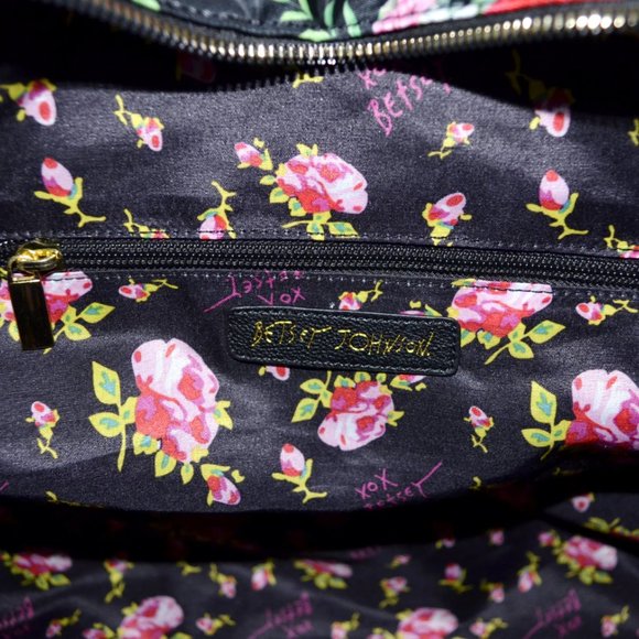 Nwt Betsey Johnson Quilted Tote Bag & Wristlet Set - Picture 9 of 10